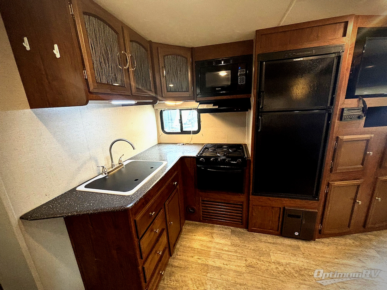 2018 Coachmen Freedom Express Ultra Lite 279RLDS Photo 11