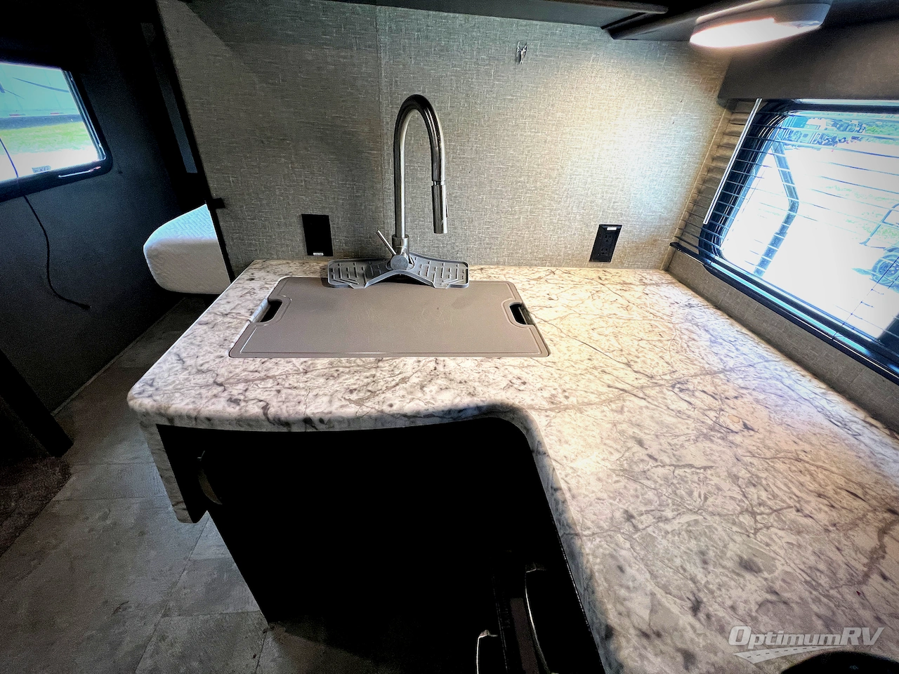 2020 Grand Design Imagine 2800BH Photo 8