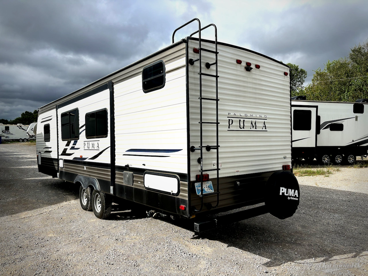 2021 Palomino Puma 28DBFQ Photo 3