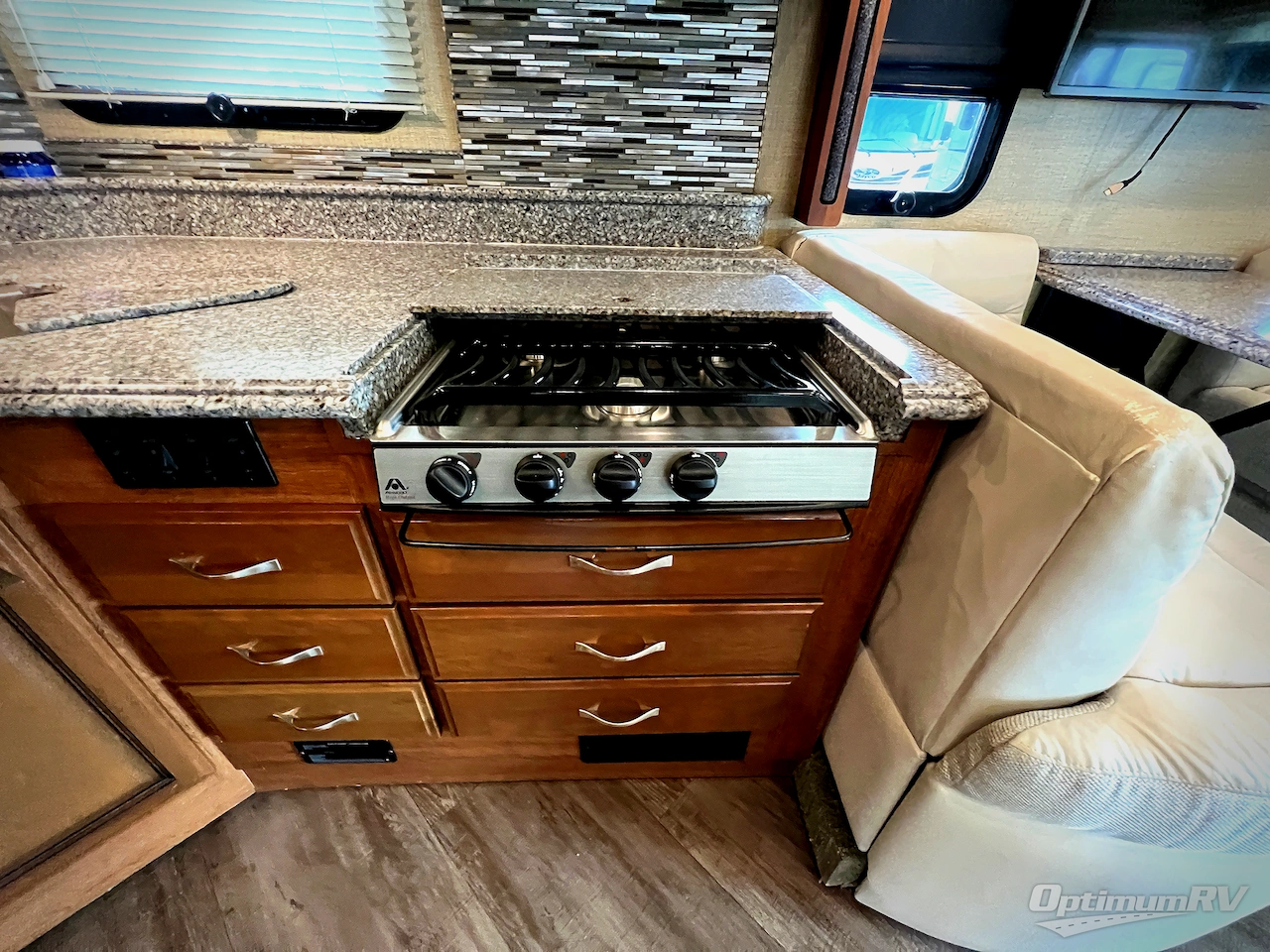 2017 Fleetwood Pace Arrow 35E Photo 12