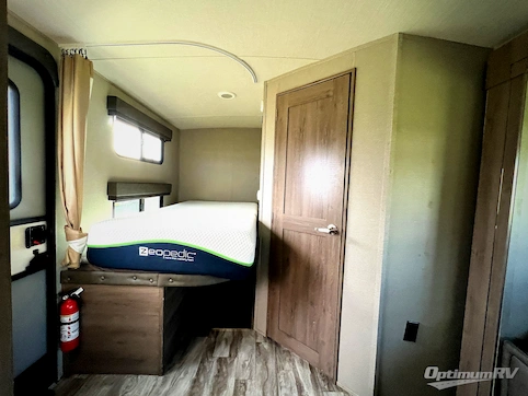 2022 Grand Design Imagine 2800BH RV Photo 4