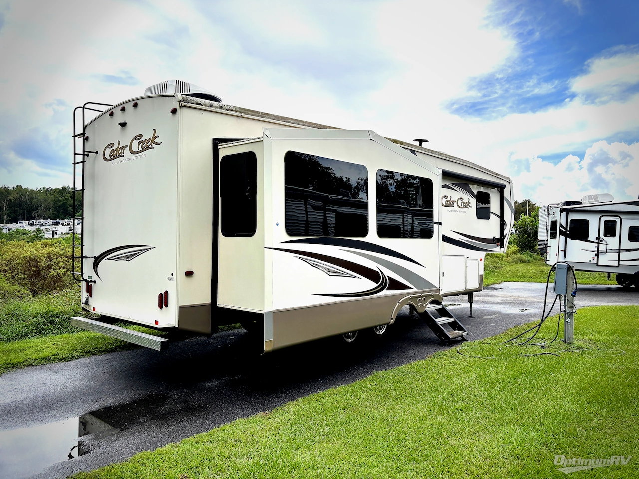 2018 Forest River Cedar Creek Silverback 29RE Photo 2