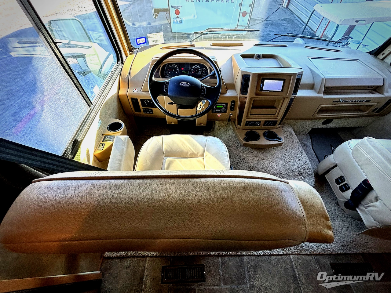 2014 Winnebago Sightseer 33C Photo 5