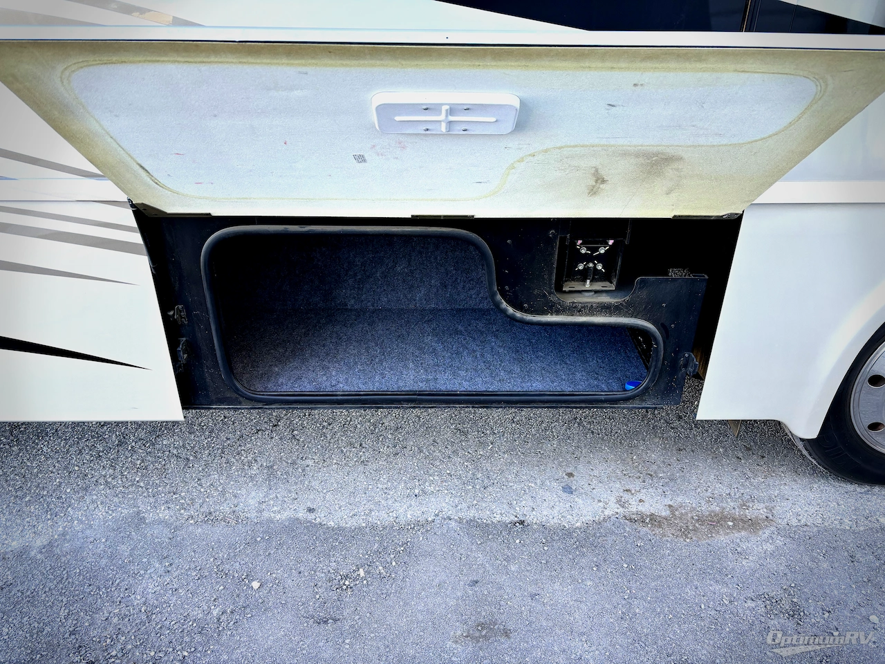 2014 Winnebago Sightseer 33C Photo 14