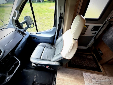 2018 Winnebago Fuse 23T RV Photo 3