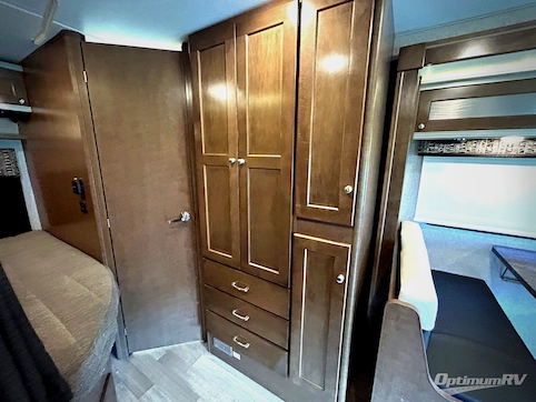 2018 Winnebago Fuse 23T RV Photo 4
