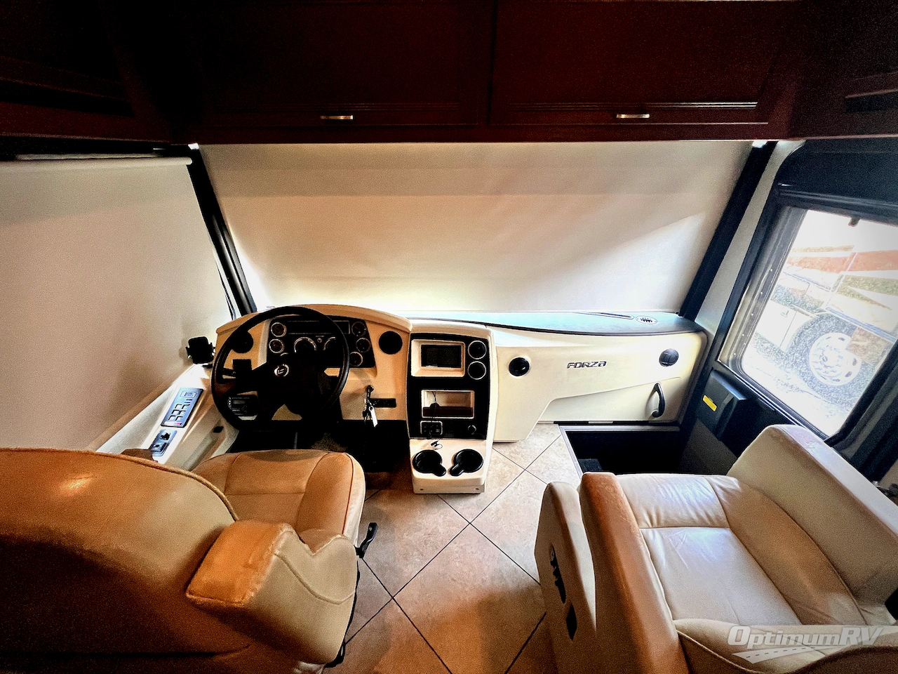 2015 Winnebago Forza 38R Photo 9
