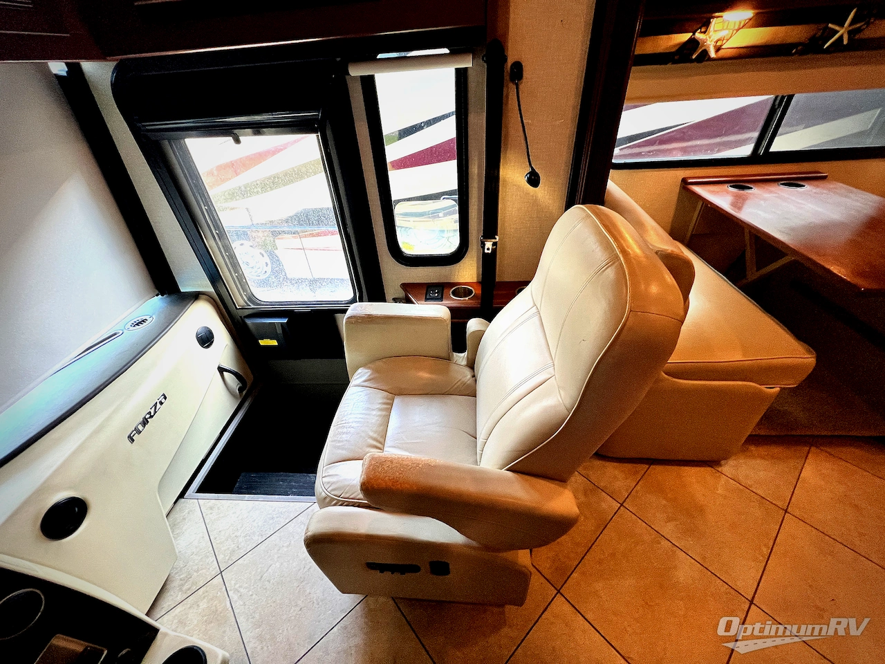 2015 Winnebago Forza 38R Photo 10