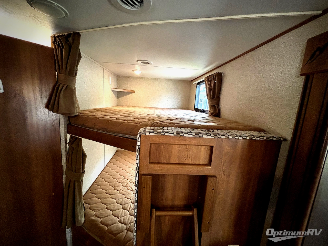 2016 Coachmen Apex Ultra-Lite 259BHSS Photo 8