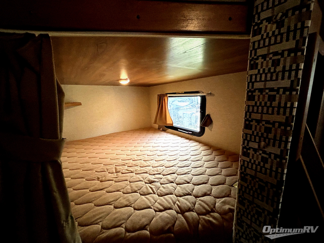 2016 Coachmen Apex Ultra-Lite 259BHSS Photo 9