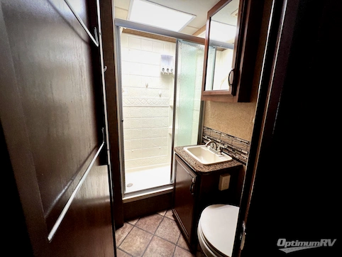 2014 Thor Chateau 26A RV Photo 4