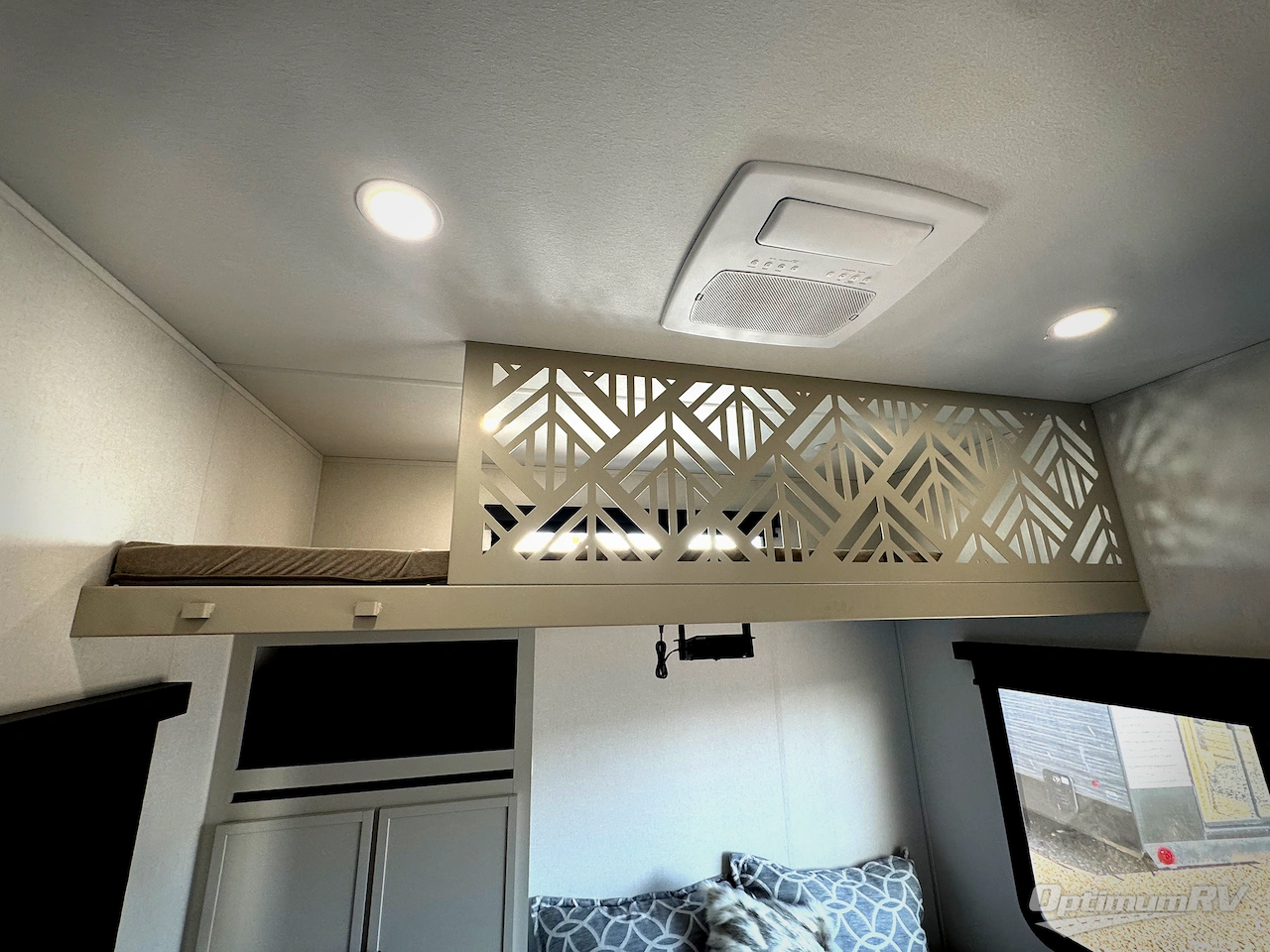 2027 Forest River Crusader 2SUITE Photo 7