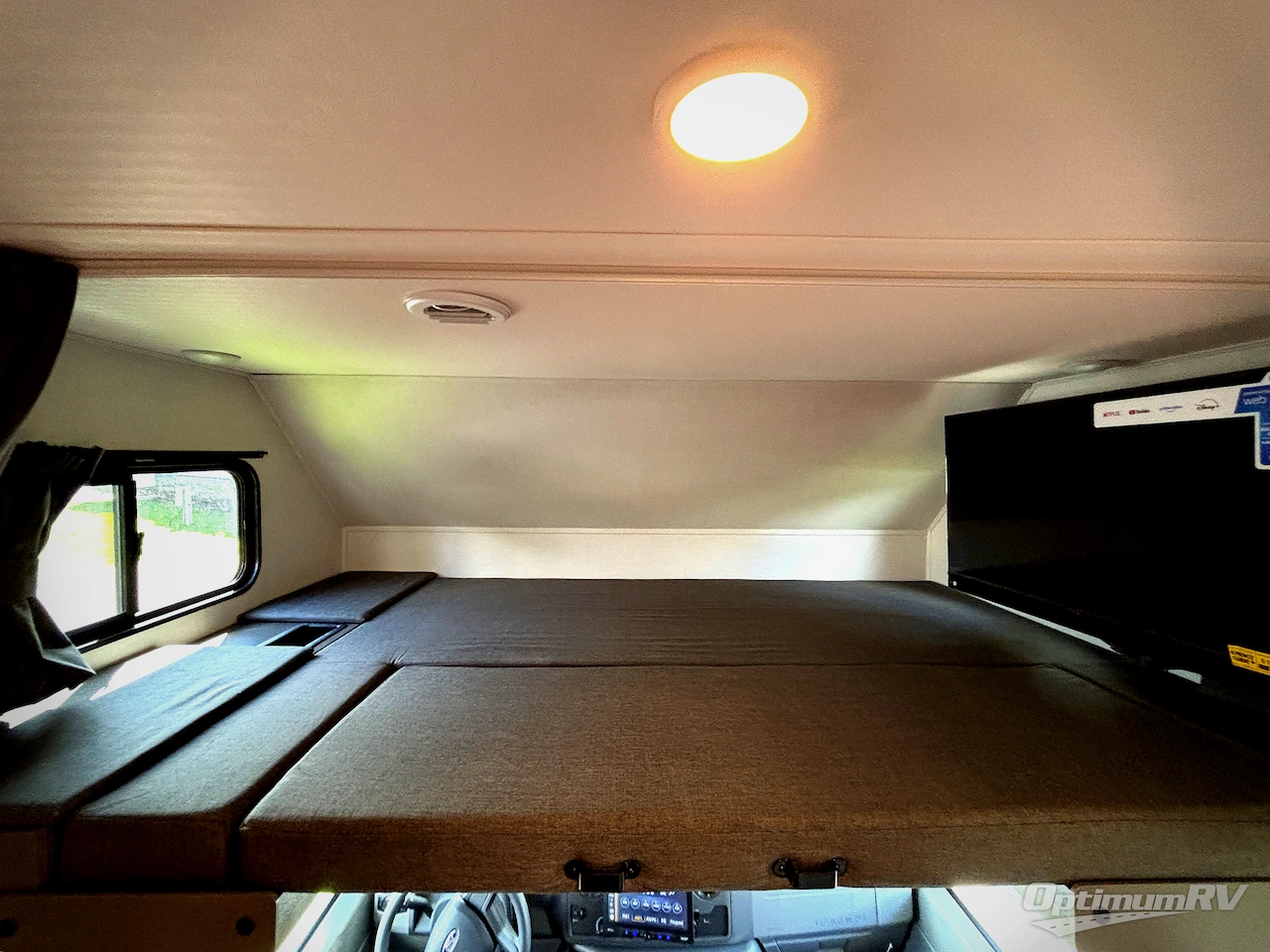 2027 Forest River Sunseeker 2440DS Photo 11