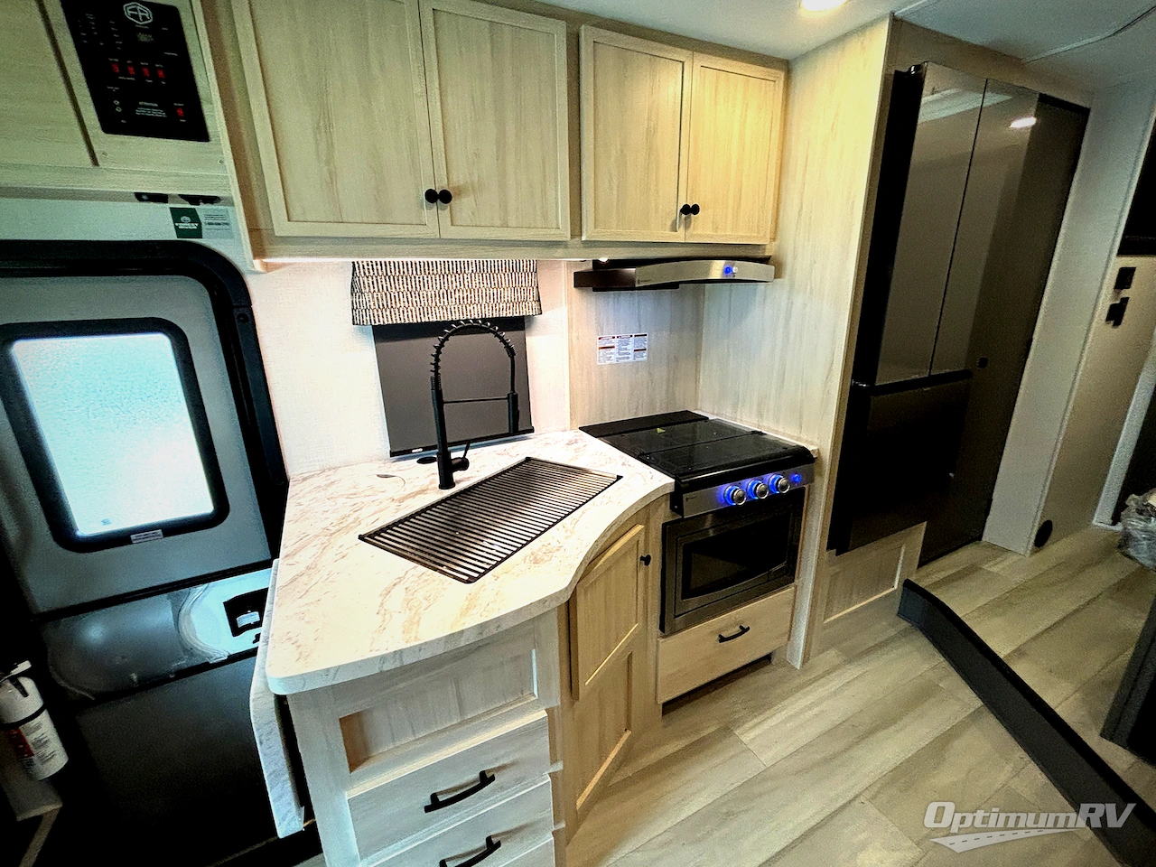 2027 Forest River Sunseeker 2440DS Photo 13