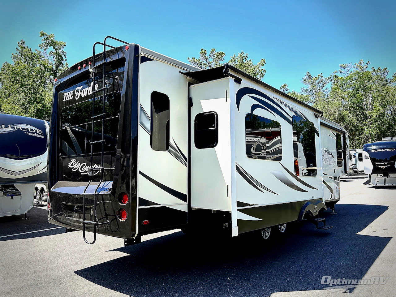 2016 Heartland Big Country 3450TS Photo 2