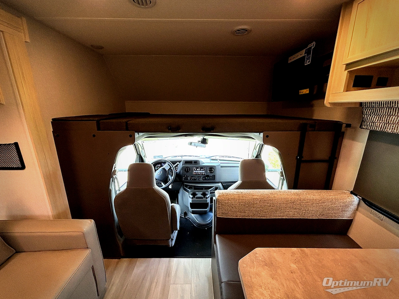 2027 Forest River Sunseeker LE 3250DSLE Ford Photo 10