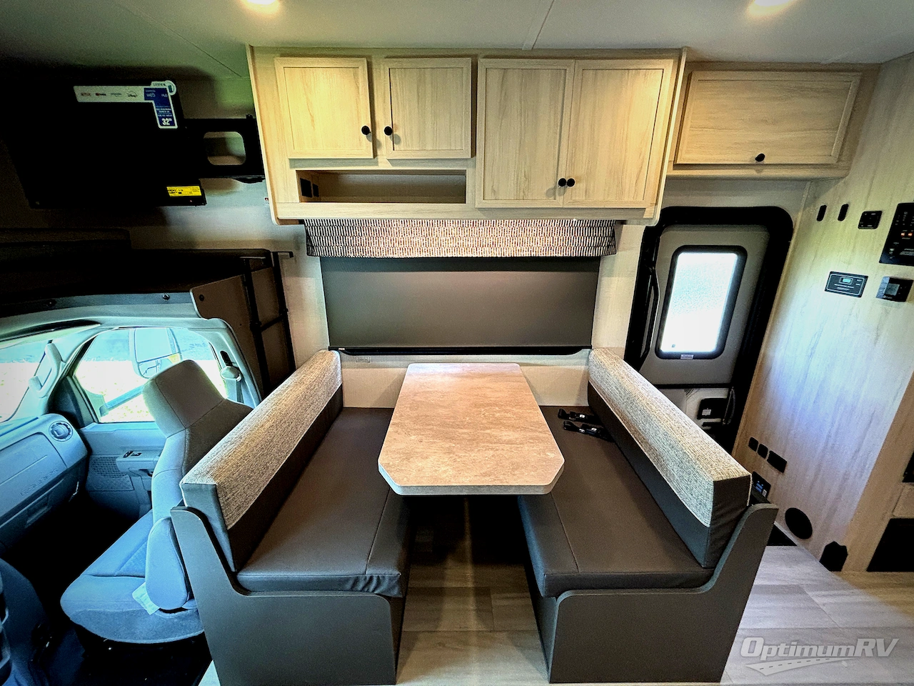 2027 Forest River Sunseeker LE 3250DSLE Ford Photo 13