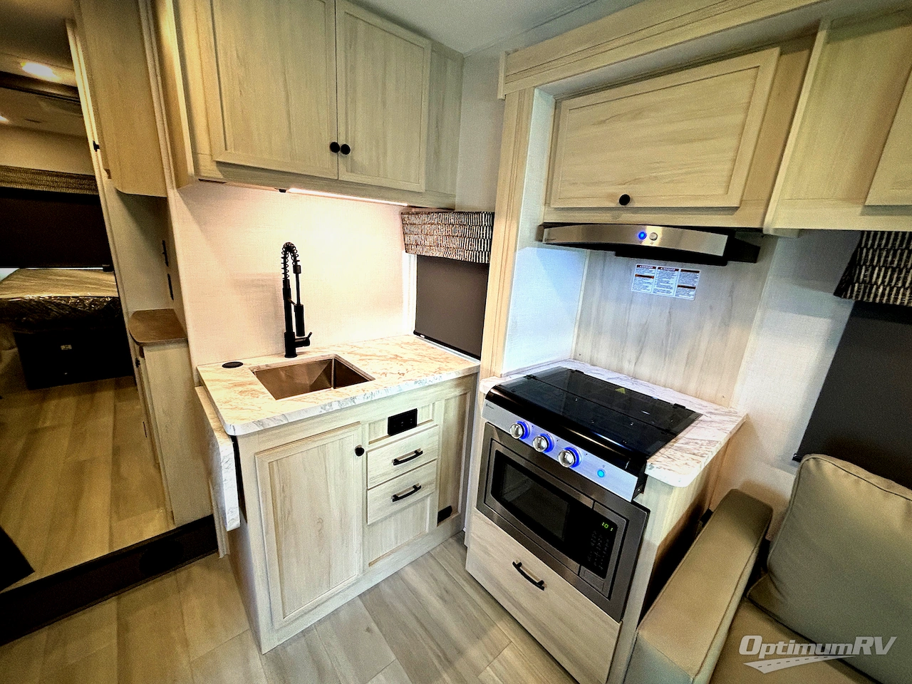 2027 Forest River Sunseeker LE 3250DSLE Ford Photo 15