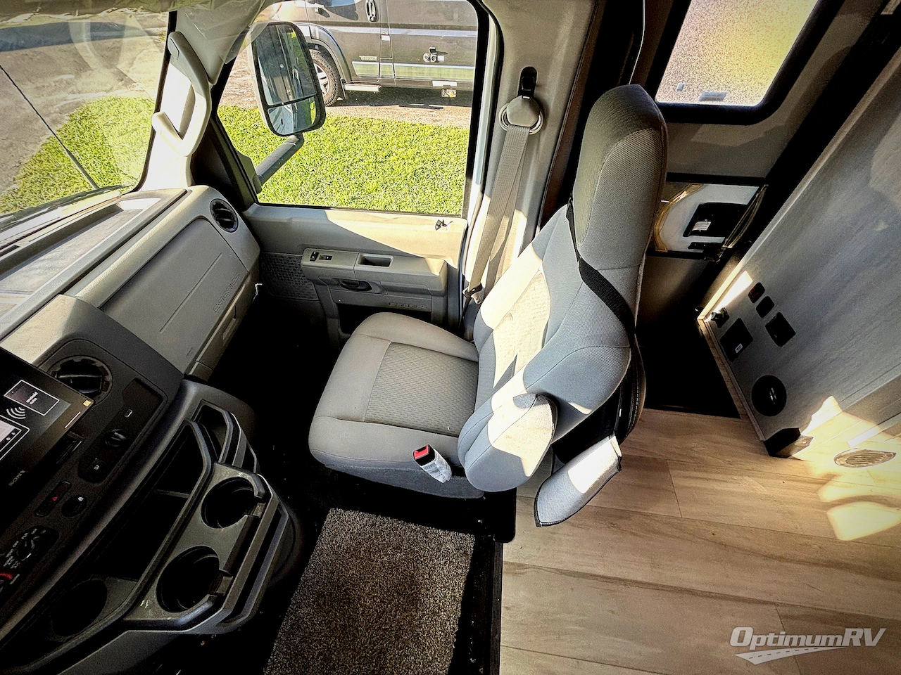 2024 Forest River Solera 27DSE Photo 9