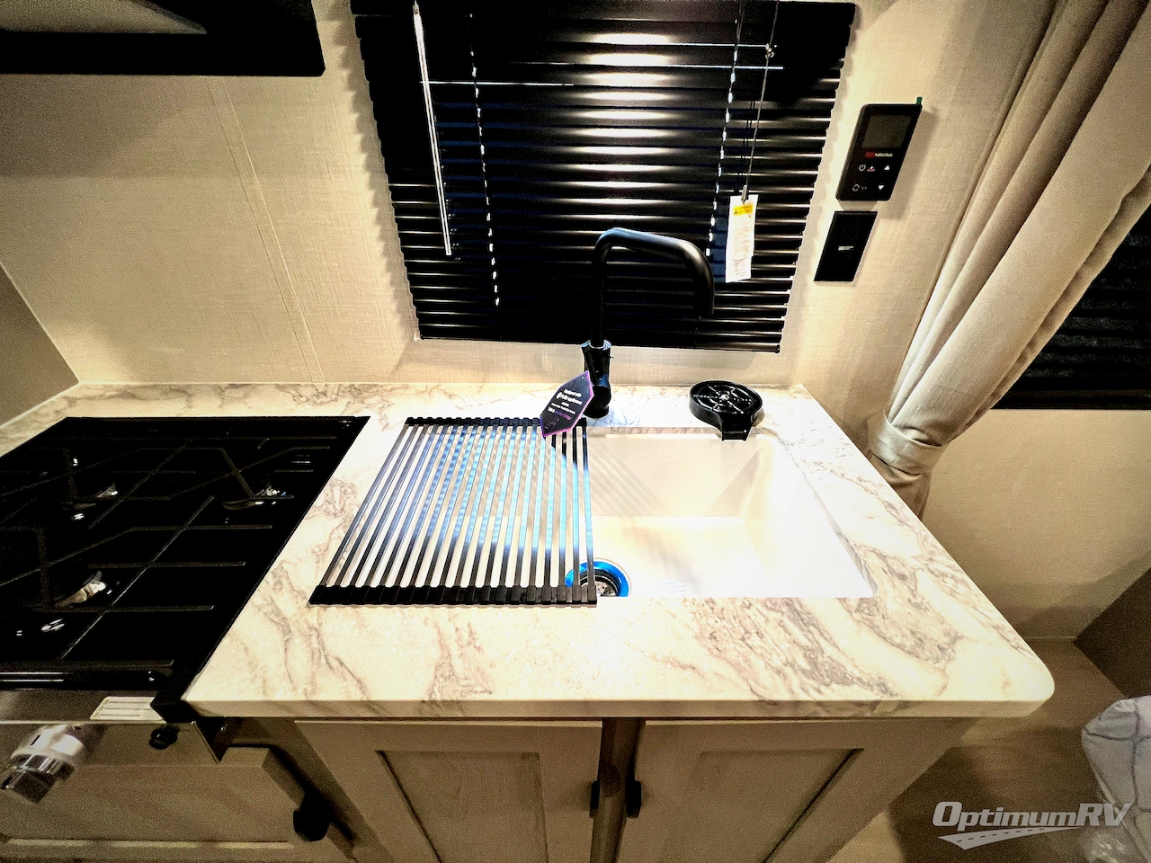 2026 Forest River Viking 5K Series 25QBH Photo 8