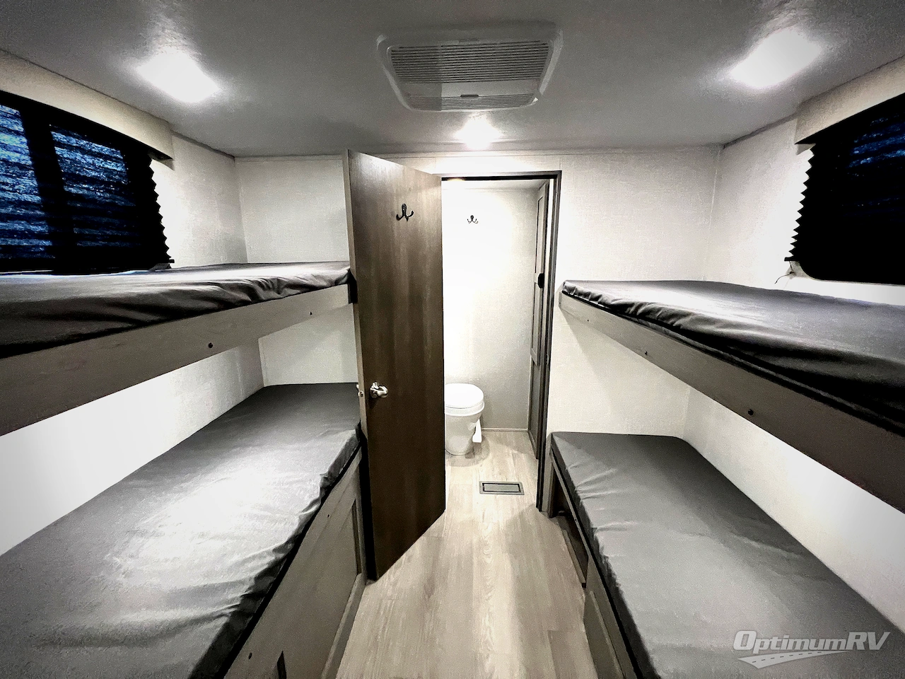 2026 Forest River Viking 5K Series 25QBH Photo 11