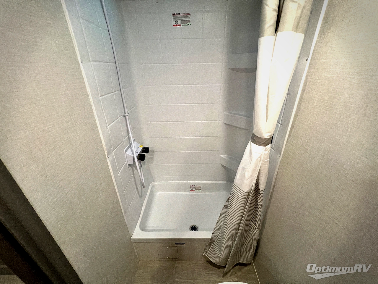 2026 Forest River Viking 5K Series 25QBH Photo 16