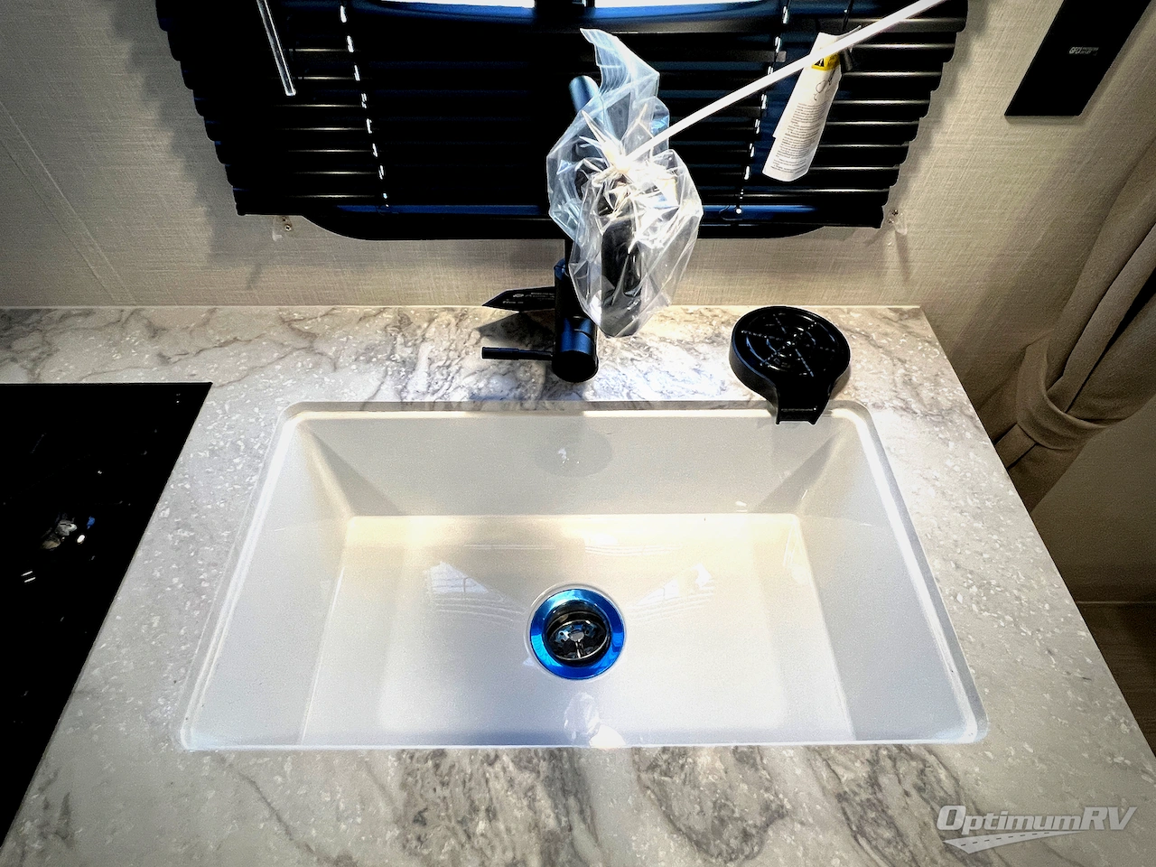 2026 Forest River Viking 5K Series 25QBH Photo 11