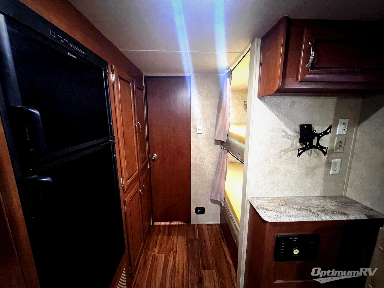 2016 Forest River Wildwood X-Lite 230BHXL Photo 20