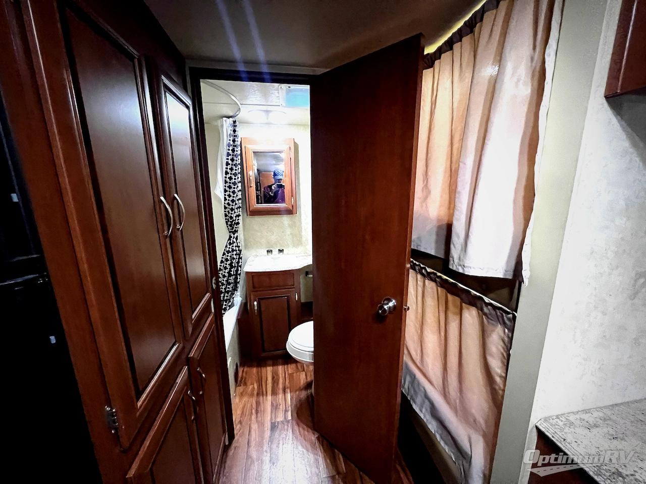 2016 Forest River Wildwood X-Lite 230BHXL Photo 24