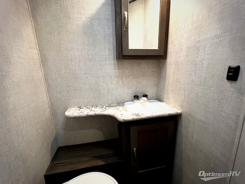 2023 Gulf Stream Vista Cruiser 19TWD RV Photo 4