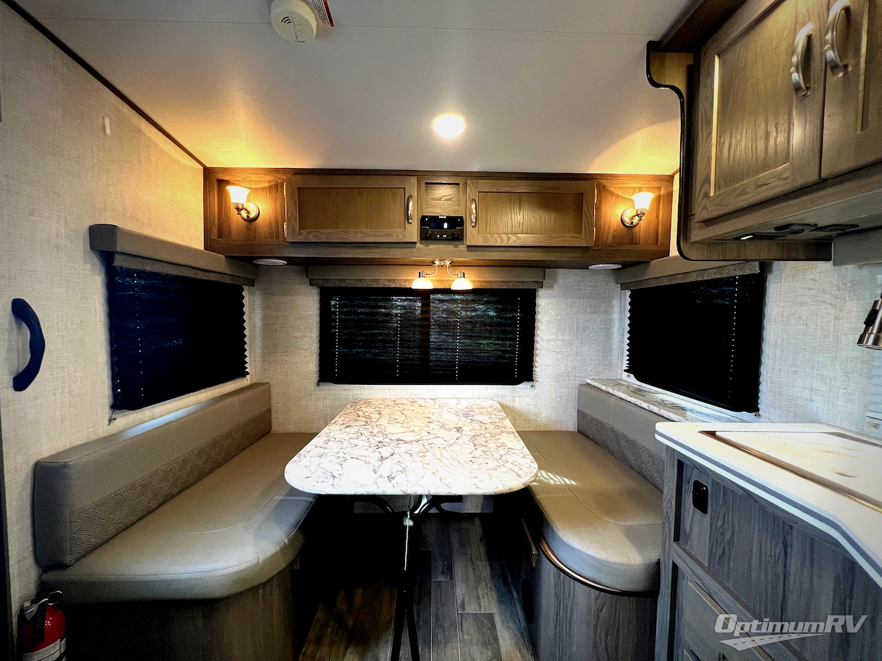 2023 Gulf Stream Vista Cruiser 19TWD Photo 6