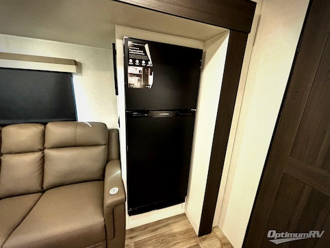 2025 Venture SportTrek ST261VBH RV Photo 3