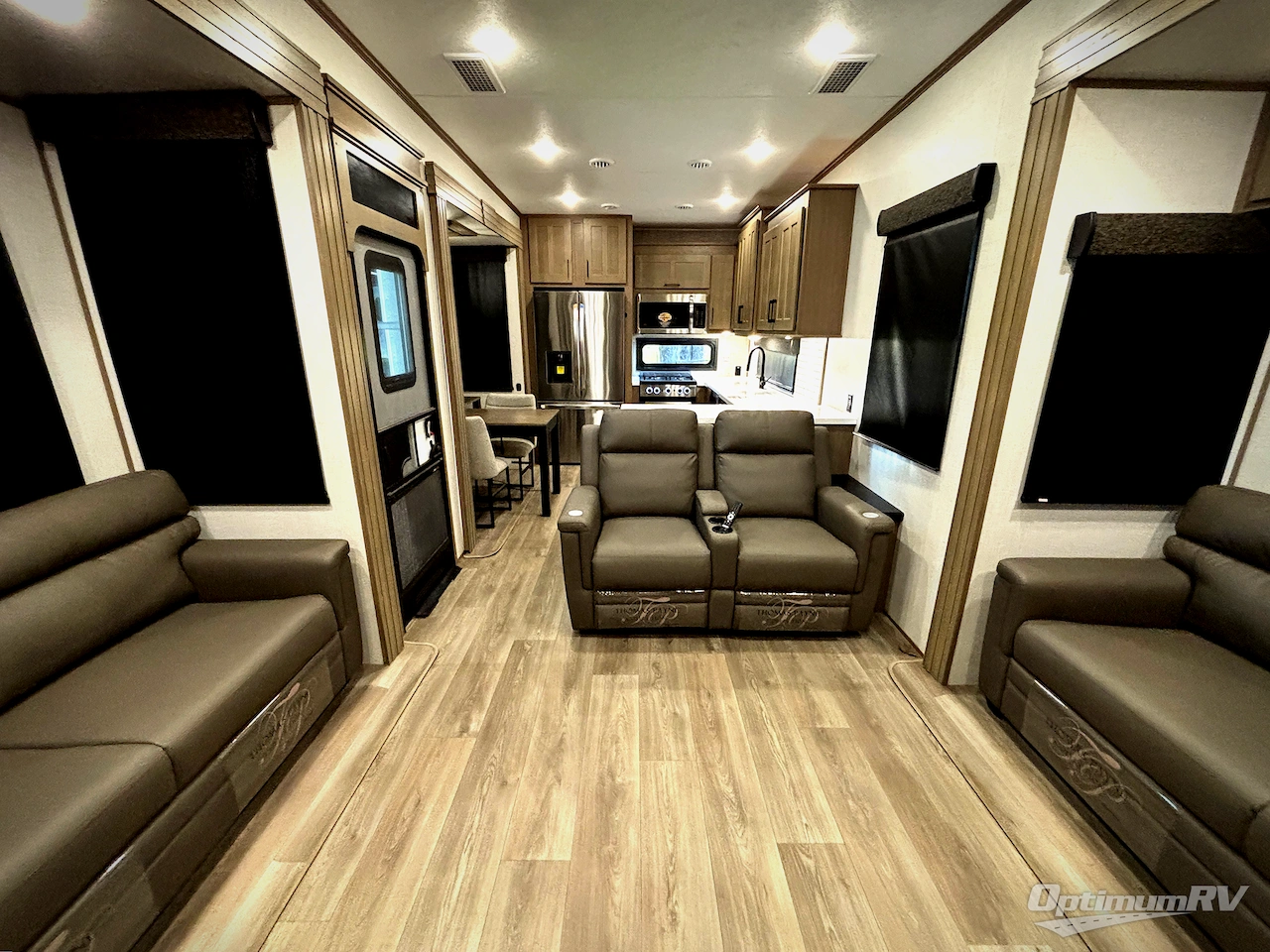 2025 KZ Durango Gold 391RKF Photo 4