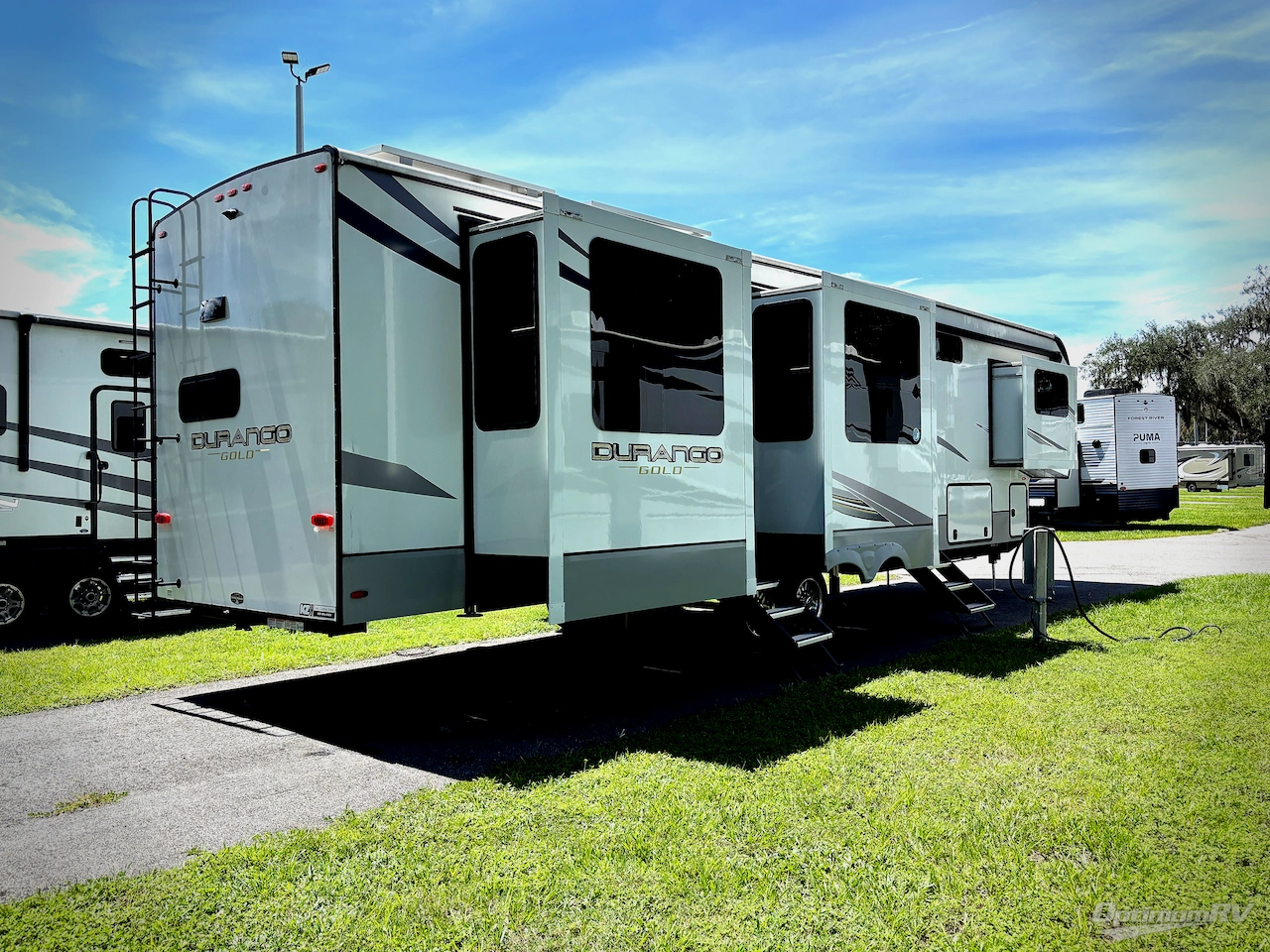 2025 KZ Durango Gold 391RKF Photo 2