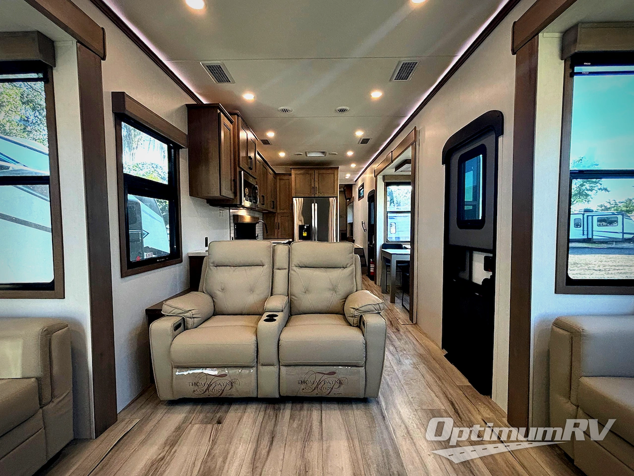 2026 KZ Durango Gold 393MKF Photo 4