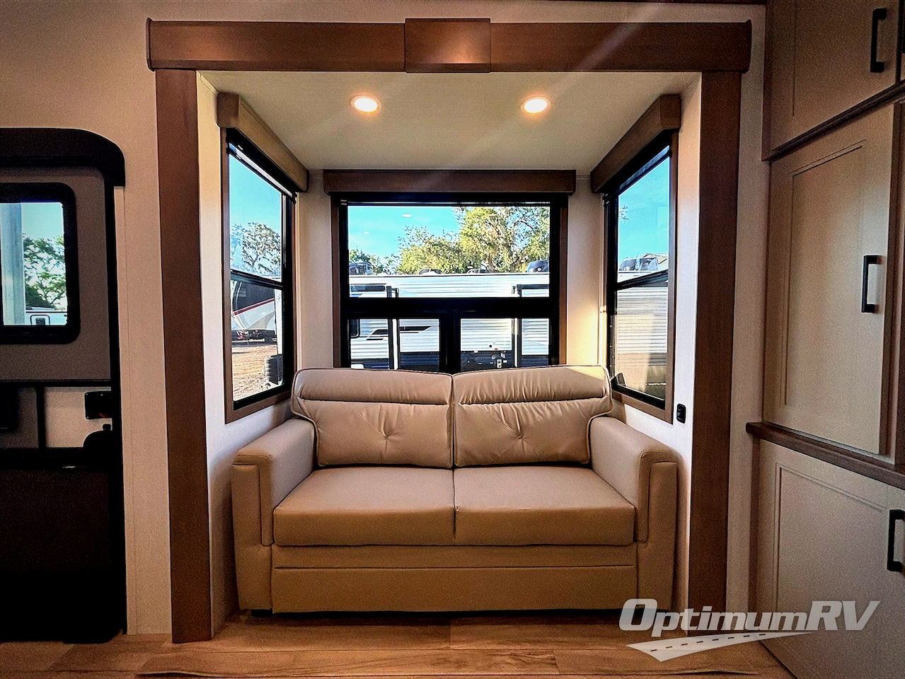 2026 KZ Durango Gold 393MKF Photo 5