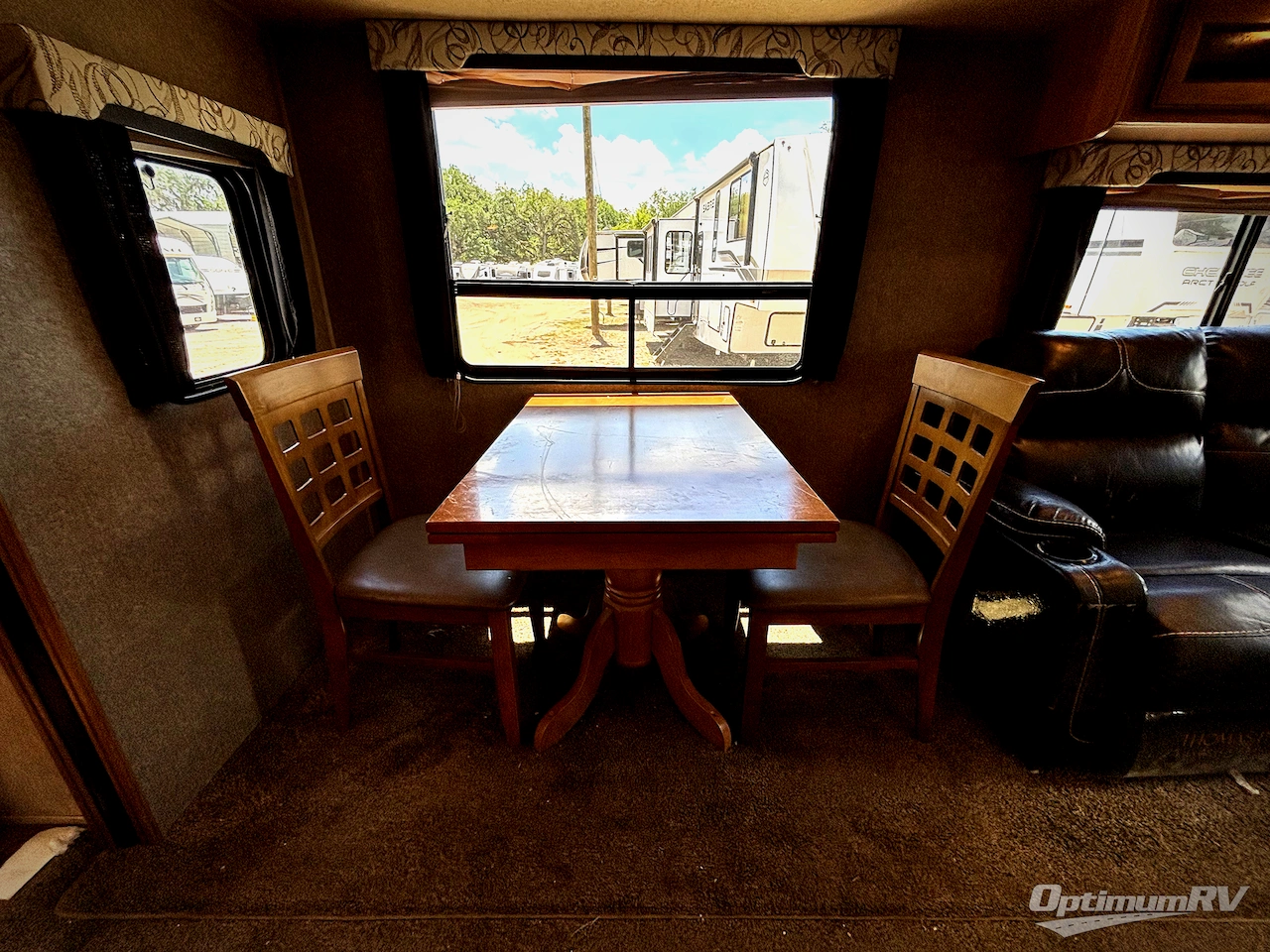 2017 Coachmen Catalina Legacy 333RETS Photo 17