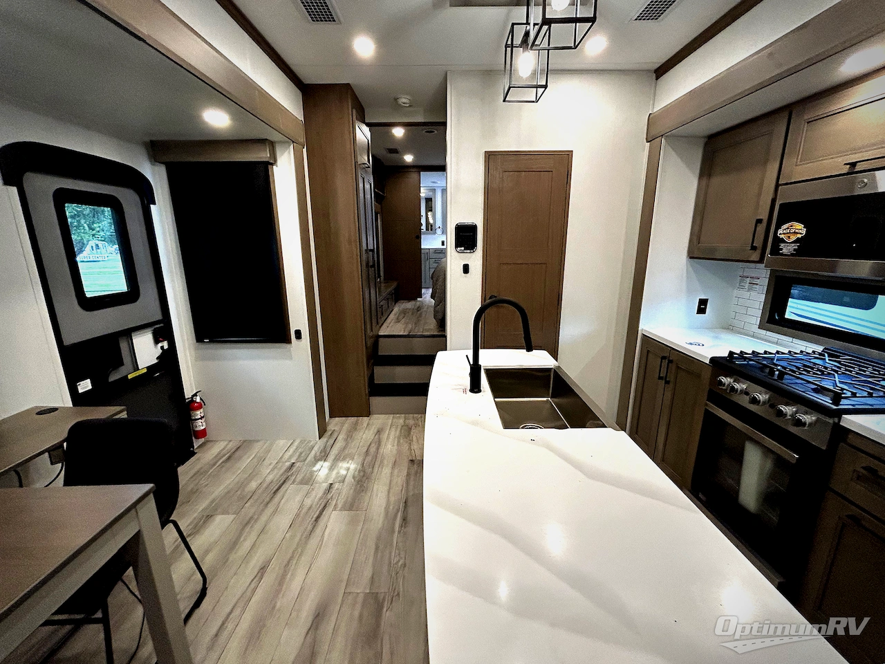 2026 KZ Durango Gold G388FLS Photo 4