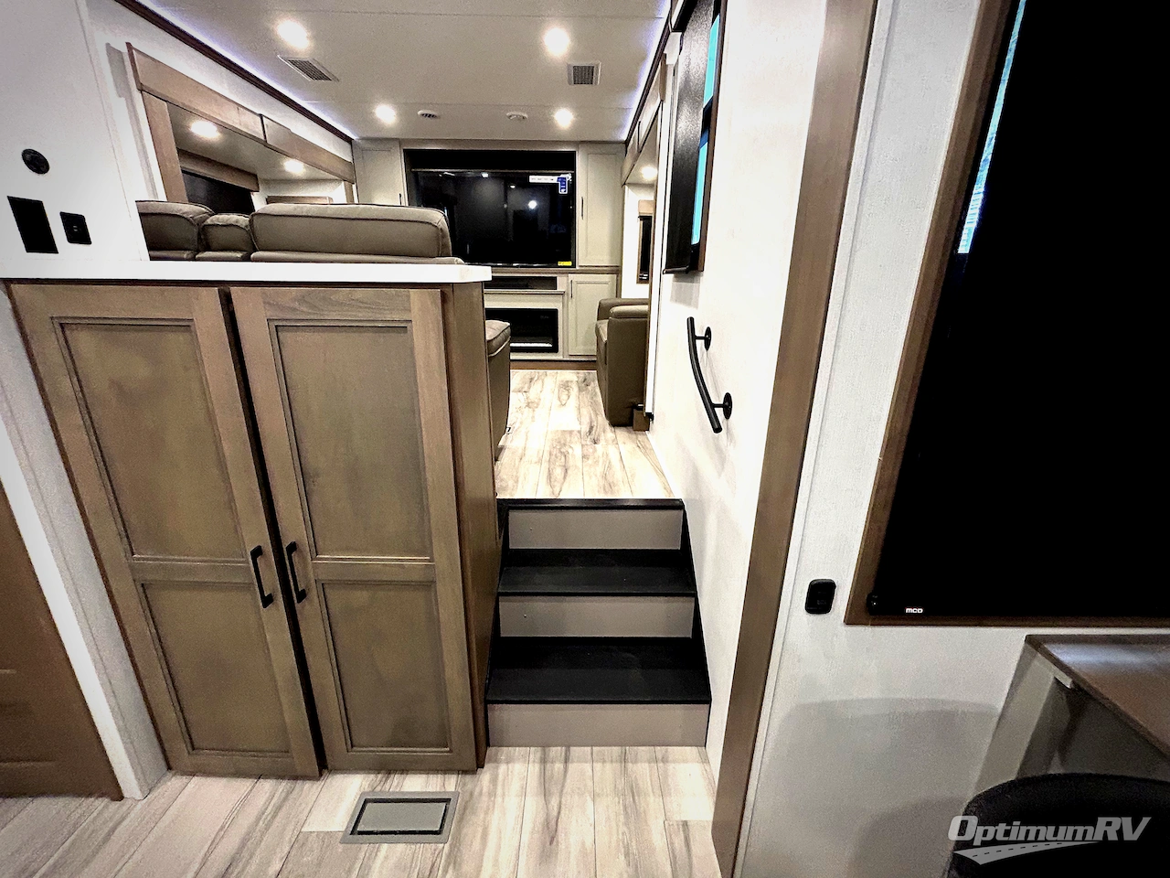 2026 KZ Durango Gold G388FLS Photo 7