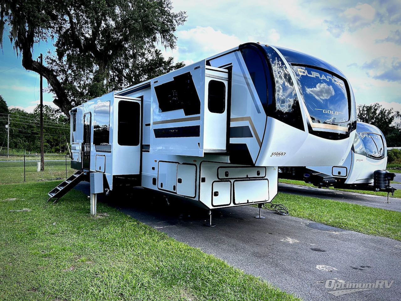 2026 KZ Durango Gold G388FLS Photo 1