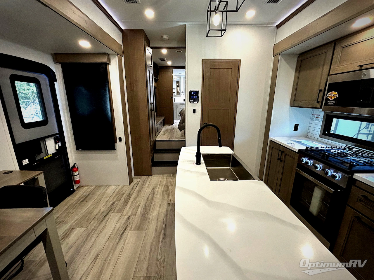 2026 KZ Durango Gold G388FLS Photo 4