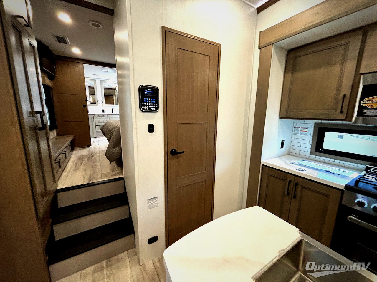 2026 KZ Durango Gold G388FLS Photo 16