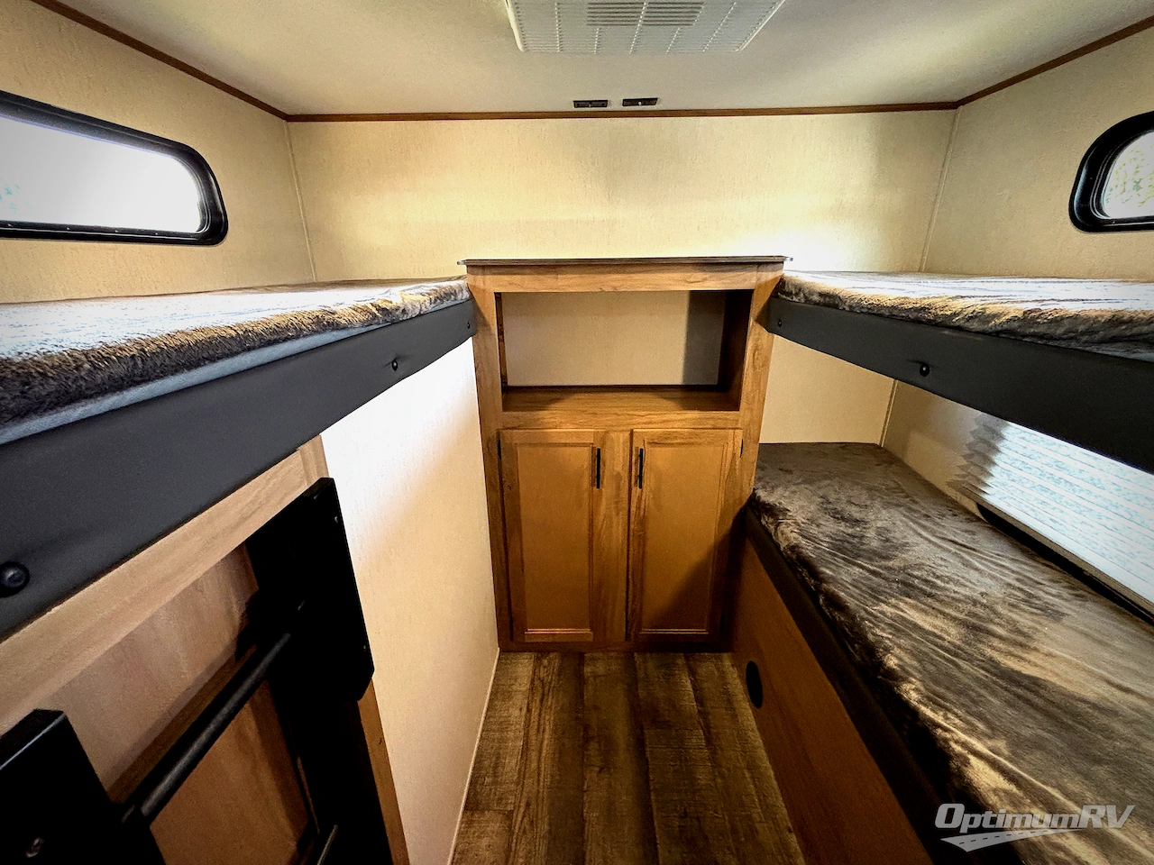 2023 Forest River Cherokee Alpha Wolf 30DBH-L Photo 16