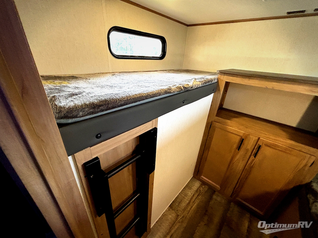 2023 Forest River Cherokee Alpha Wolf 30DBH-L Photo 17