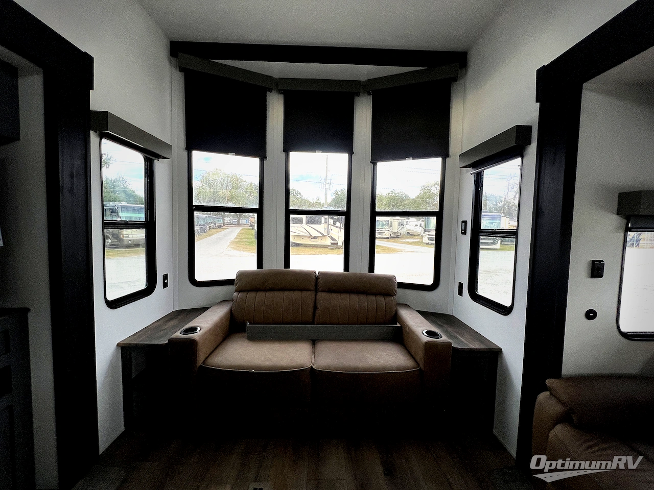 2026 Forest River Puma Vista 402LFT Photo 5