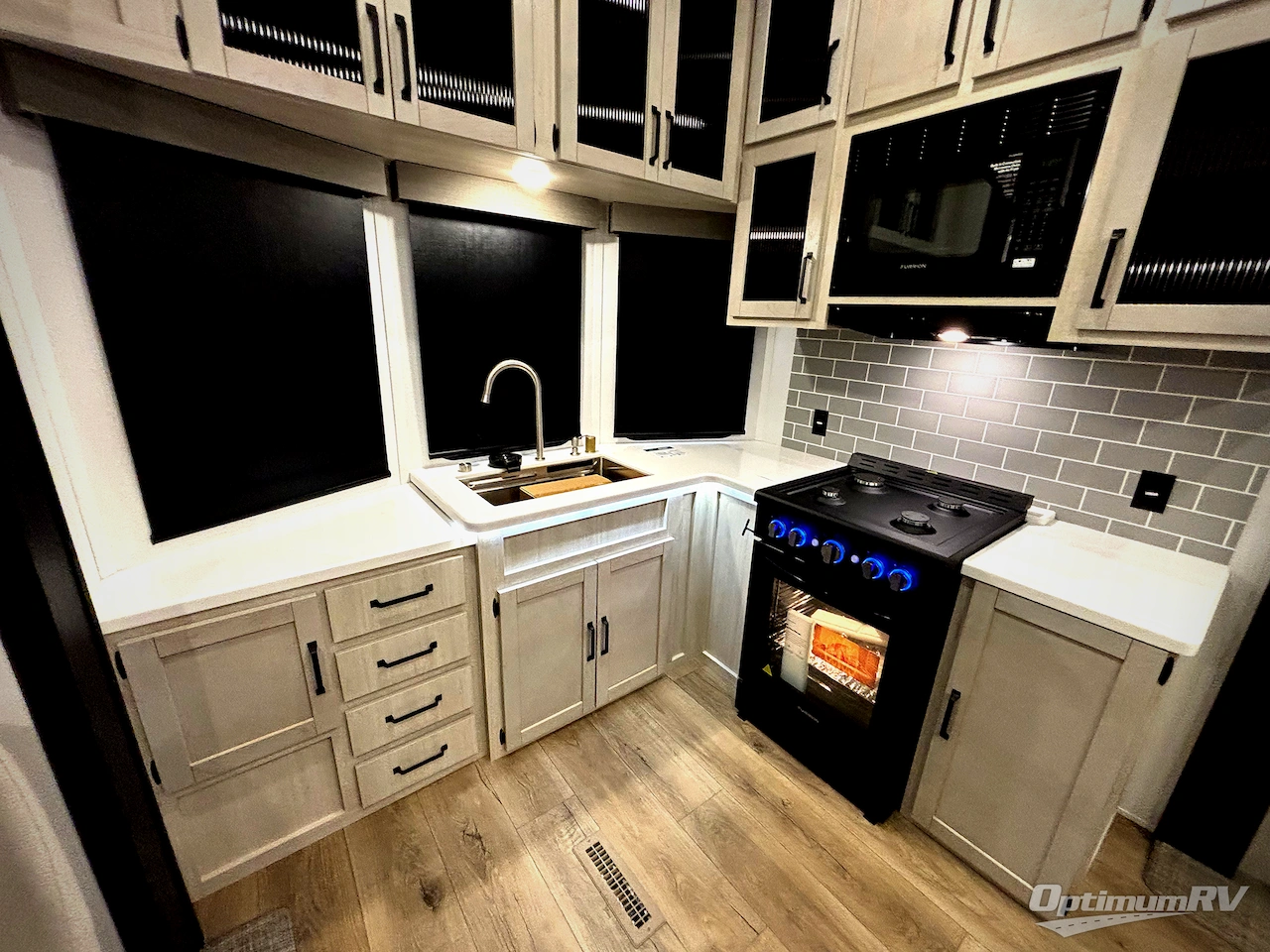 2026 Forest River Puma Vista 403LFT Photo 6