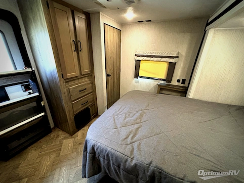 2021 Palomino Puma 26FKDS RV Photo 4