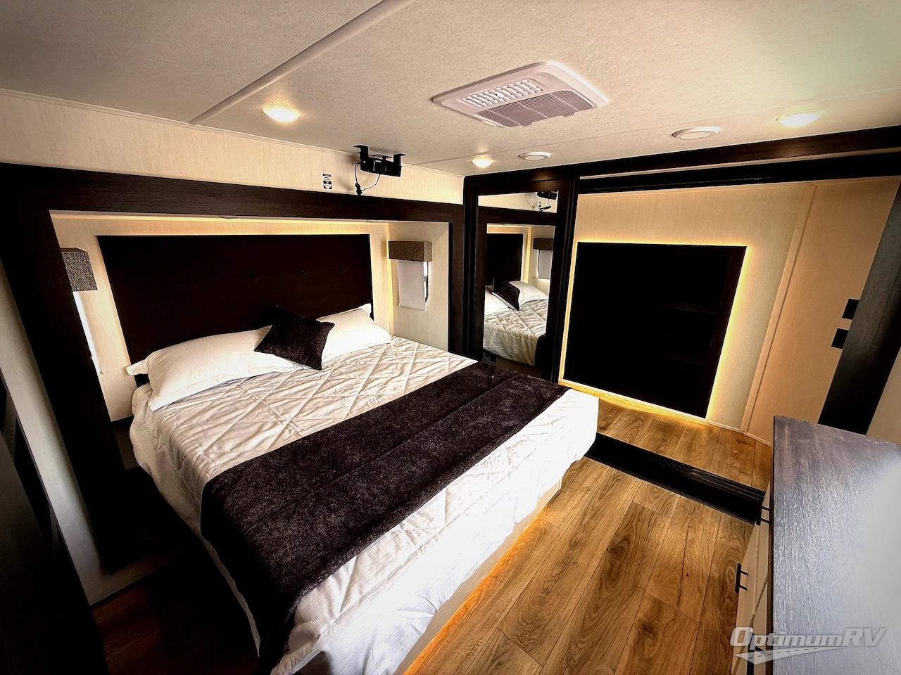 2026 Forest River Cherokee Sabre 38RVHUNTER Photo 22