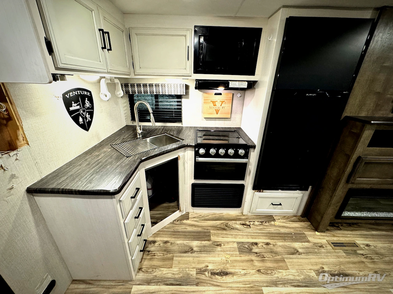 2022 Venture Stratus Ultra-Lite SR281VBH Photo 8