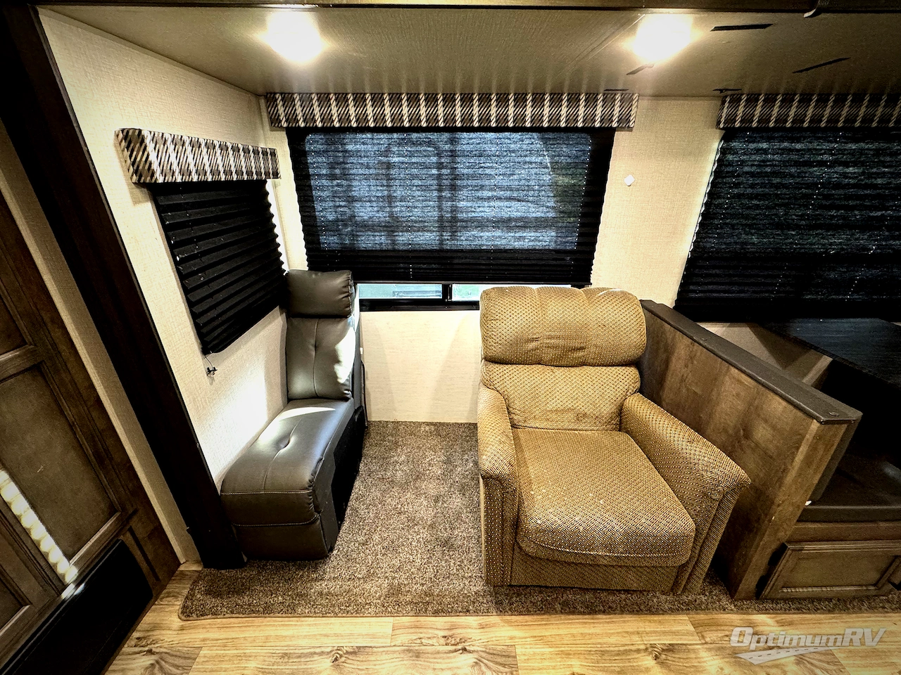 2022 Venture Stratus Ultra-Lite SR281VBH Photo 10